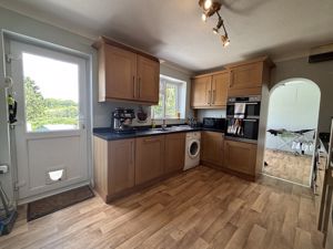 Kitchen/Breakfast Room- click for photo gallery
